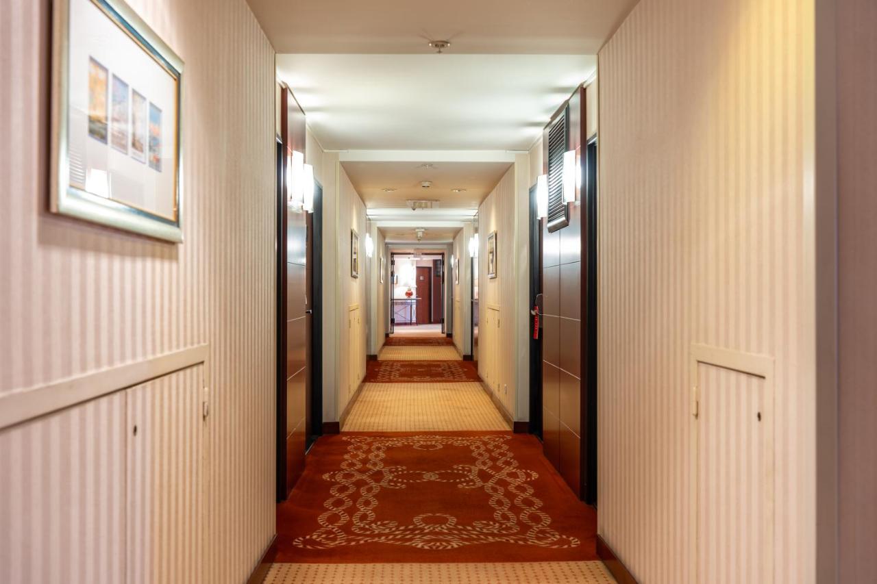 Evergreen Laurel Hotel Levallois-Perret Exteriör bild